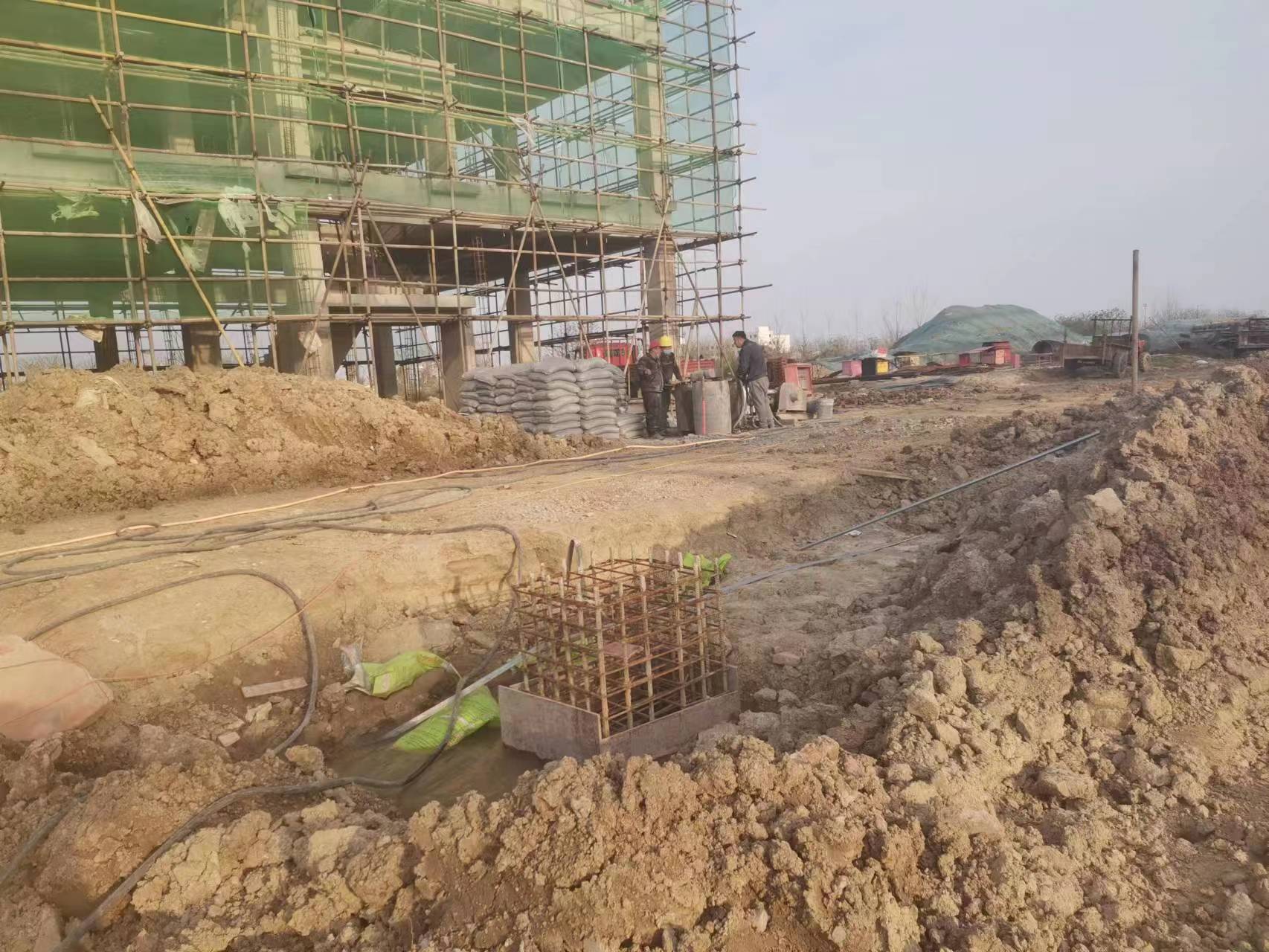 郊区当桥梁出现裂缝的时候应该及时加固修补